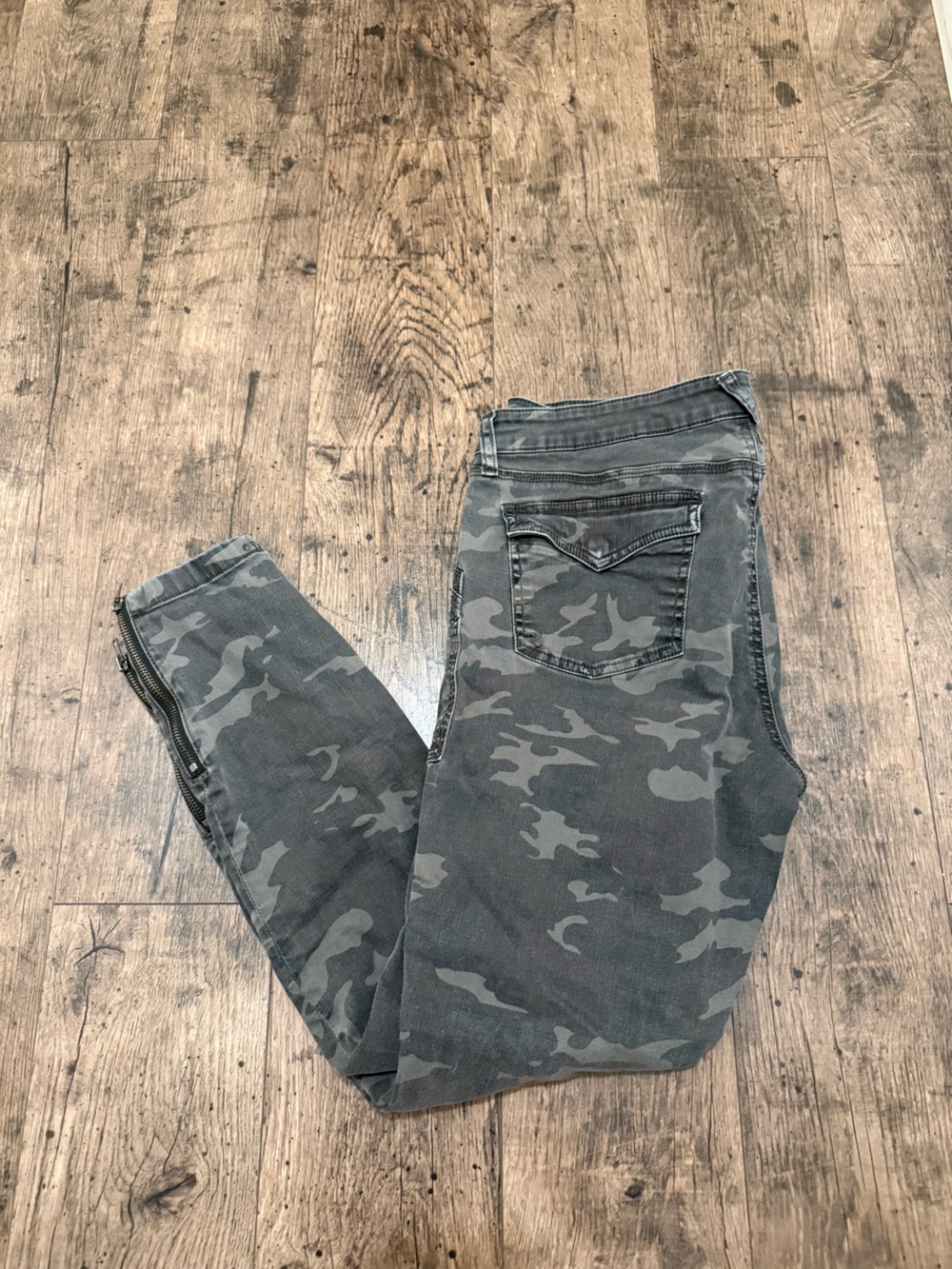 Women’s Camo skinny Jeans